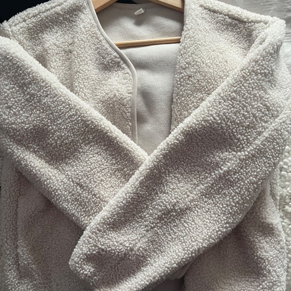 Uniqlo teddy bear jacket - Picture 2 of 3